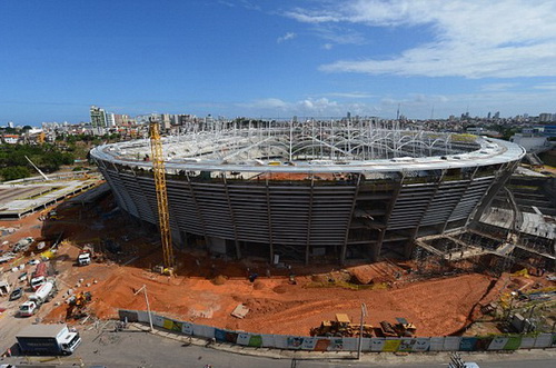 Brazil lại xấu mặt vì ẩu đả và tai nạn chết người