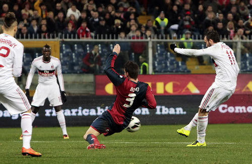 Đánh bại Genoa, AC Milan yên tâm đến Barcelona