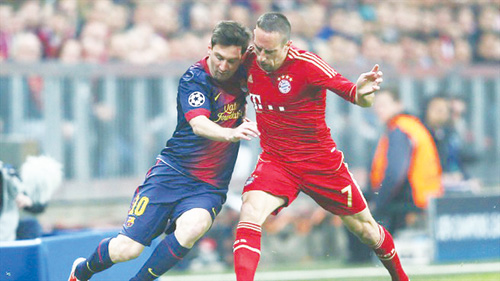 Đừng đặt quá nhiều kỳ vọng vào Messi (trái) trước trận lượt về tại Nou Camp
