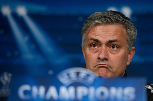 HLV Mourinho: Real Madrid vẫn phải cẩn thận ở trận lượt về