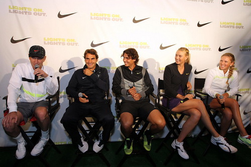 Sharapova phủ nhận chuyện tình cảm với Nadal
