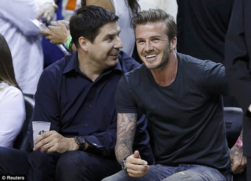 Beckham đến Miami cuối tuần qua, và cùng với tỉ phú Marcelo Claure (trái) xúc tiến việc thành lập CLB 