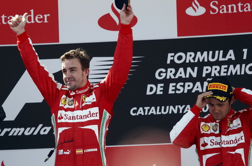 Giành chiến thắng trên sân nhà, Alonso trở lại cuộc đua vô địch
