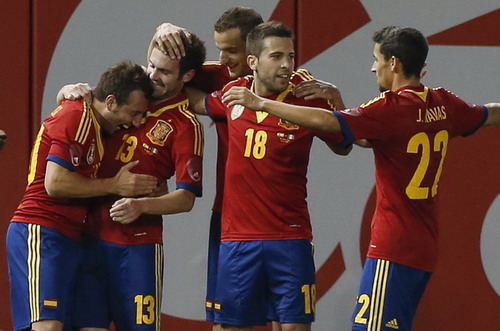 Tây Ban Nha vượt qua CH Ireland nhờ 2 bàn thắng muộn-2