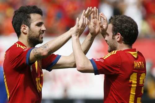 Tây Ban Nha khởi động nhọc nhằn cho Confederations Cup-2