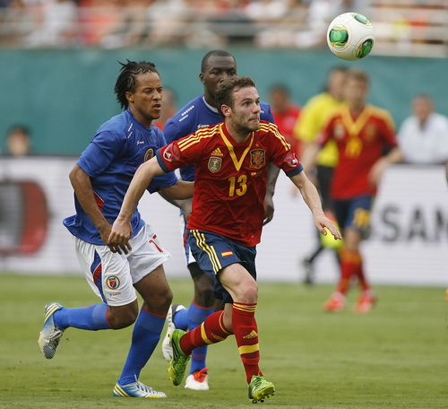 Tây Ban Nha khởi động nhọc nhằn cho Confederations Cup-1