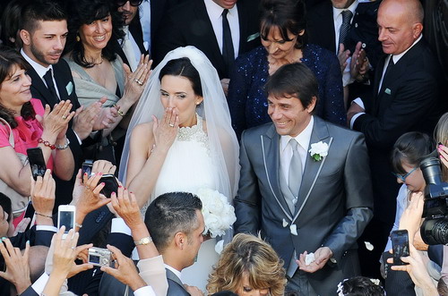 HLV Conte làm đám cưới hoành tráng