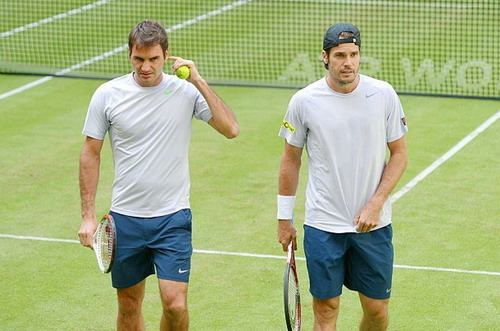 Roger Federer khởi động cho Wimbledon 2013