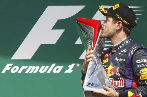 Thắng chặng 7, Vettel duy trì hy vọng làm nên lịch sử