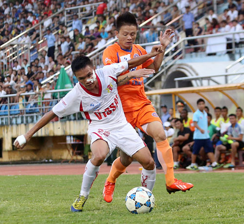 Trận thua 2-3 của XTSG trên sân Ninh Bình giúp chủ nhà thoát hiểm - d