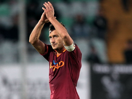 Totti: “Đây là mùa giải cuối cùng của tôi tại AS Roma” 