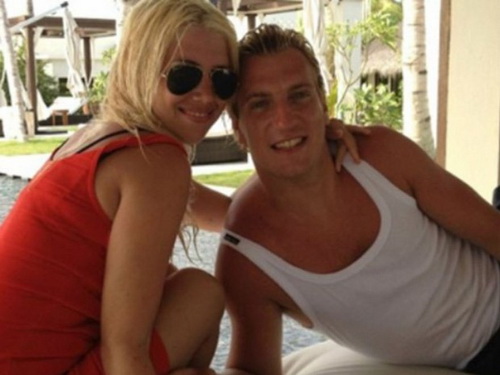 Wanda Nara tính bắt chước nhà Beckham về sinh con