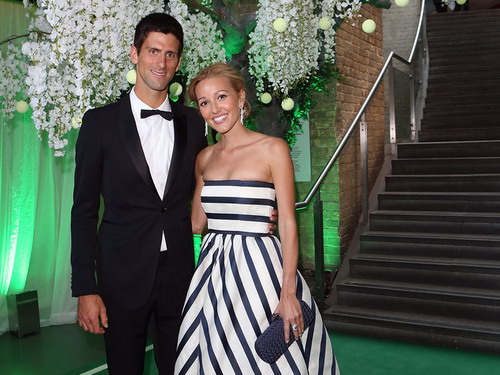 Djokovic giải sầu bằng… việc tổ chức từ thiện