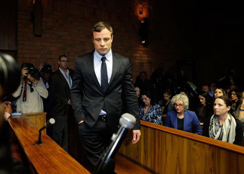 Oscar Pistorius nghe bản cáo trạng - d