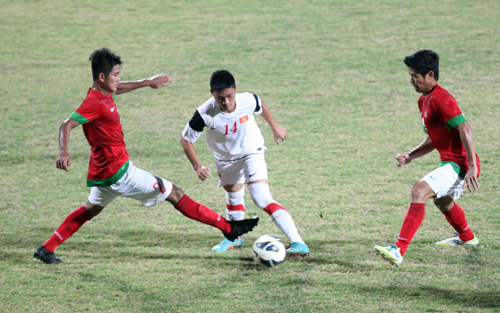 U.19 VN (giữa) nhiều hy vọng sẽ đoạt được chiếc cúp vô địch Đông Nam Á - d