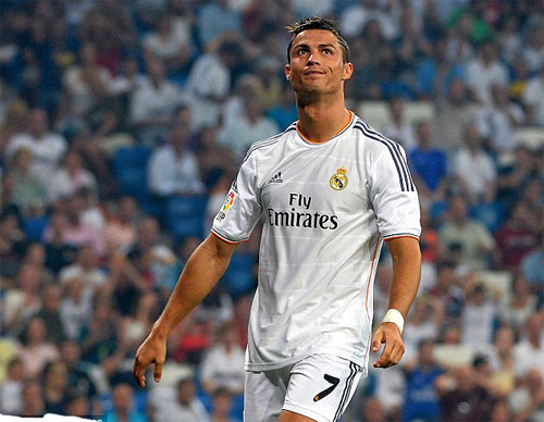 Ronaldo chưng hửng khi Real bán Ozil - d