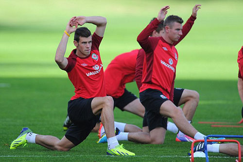 Gareth Bale chấn thương bí ẩn