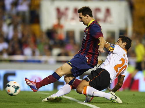 Messi lập hattrick giúp Barcelona hạ Valencia-1