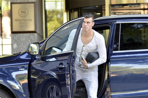 Gareth Bale tính mua nhà cũ của Ozil