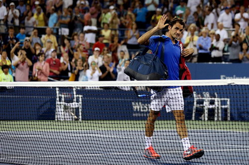 Thất bại trước Robredo, Federer lỡ hẹn với Nadal