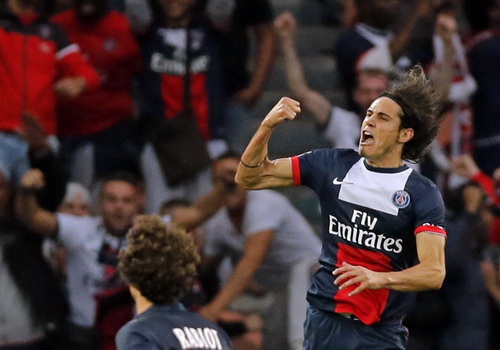 Cavani lập công, PSG vẫn bất bại-2