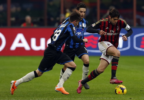 Kaka vượt qua mốc 100 bàn thắng trong màu áo AC Milan