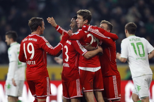 Bayern Munich tái khởi động nhẹ nhàng ở Bundesliga
