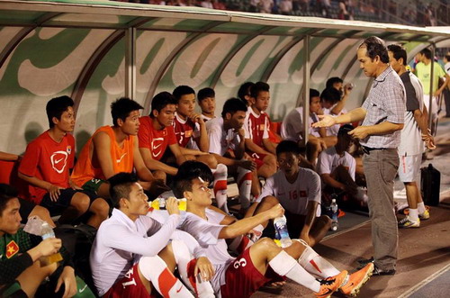 Cầu thủ U.19 Việt Nam quyết sẽ đứng dậy