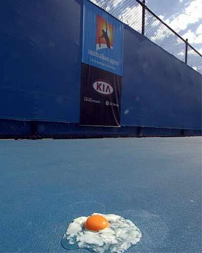 Djokovic chiên trứng trên sân đấu ở giải Úc mở rộng