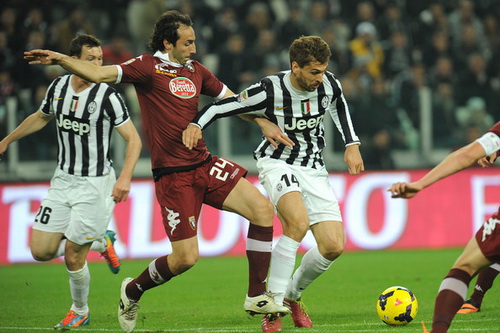 Juventus thắng Torino 1-0 tại Serie A
