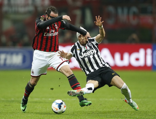AC Milan thua Juventus 0-2 ở Serie A