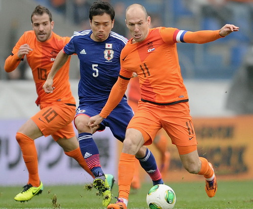 Robben vắng mặt trận giao hữu Pháp - Hà Lan