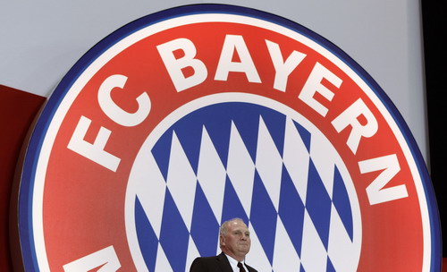 Chủ tịch Bayern Munich nhận tội trốn thuế