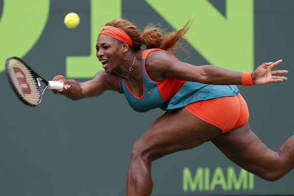 Serena Williams vất vả vào vòng 4 Sony Open