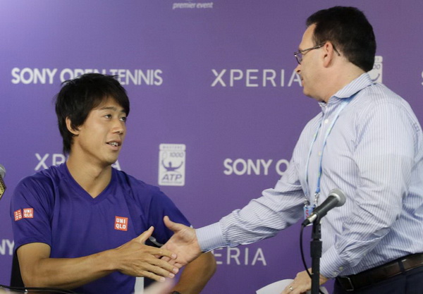 Kei Nishikori bỏ cuộc ở bán kết Sony Open 2014