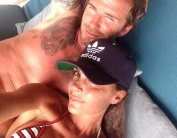 Vợ Beckham ăn mừng sinh nhật lần 40 tại hoang mạc