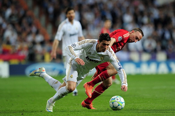 Real Madrid - Bayern Munich: Kẻ tám lạng, người nửa cân