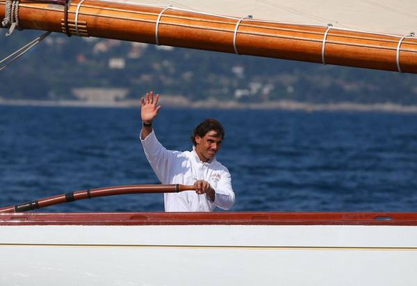 Nadal thư giãn trên du thuyền trước dự Monte Carlo Masters