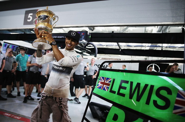 Hamilton tiếp tục tỏa sáng ở Bahrain Grand Prix