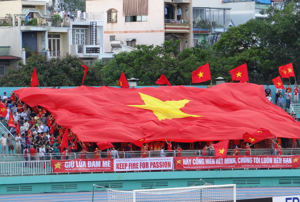 Cầu thủ thứ 12 tiếp lửa cho tuyển nữ Việt Nam-3