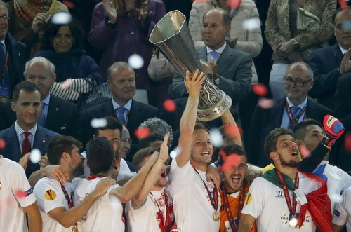 Sevilla đăng quang Europa League sau loạt sút luân lưu-5