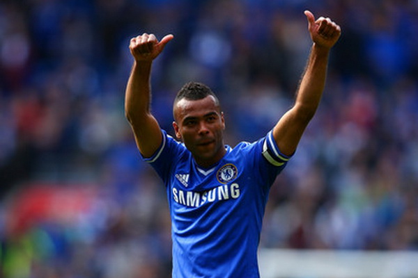 Ashley Cole chia tay Chelsea