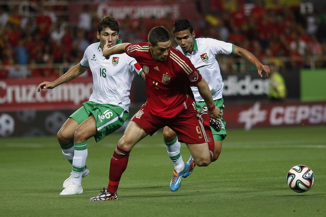 Torres ghi bàn, Tây Ban Nha khởi động nhẹ nhàng cho World Cup-1