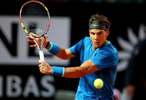 Federer bị loại sớm, Nadal chật vật vào vòng 3 Rome Masters-3
