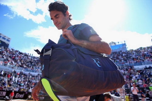Federer bị loại sớm, Nadal chật vật vào vòng 3 Rome Masters-2