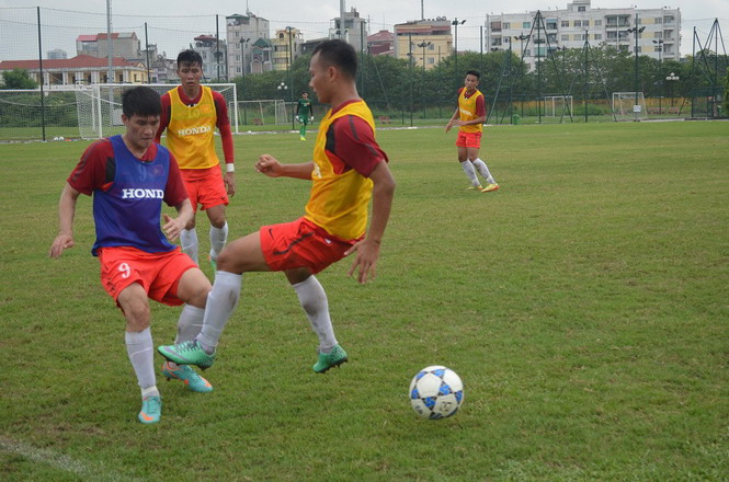 Tuyển Việt Nam tiếp tục 'cầu cứu' đội Olympic-1