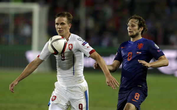 Vòng loại EURO 2016: Khởi đầu tệ hại cho Hà Lan và Hiddink-2
