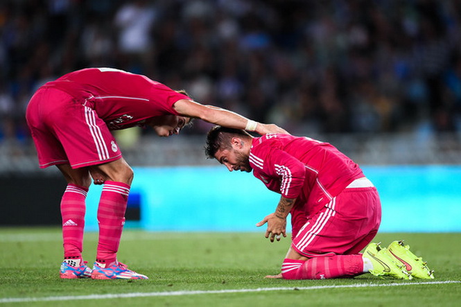 Real Madrid thua ngược Sociedad sau khi dẫn trước 2 bàn-4