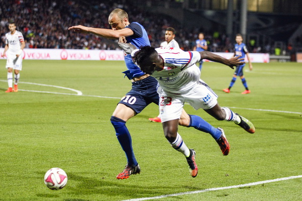 Lyon kéo AS Monaco xuống đáy bảng xếp hạng-1