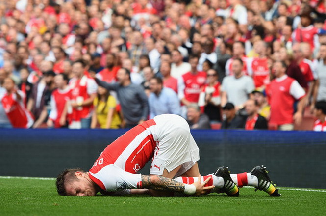 Arsenal khủng hoảng hàng thủ trước trận gặp Dortmund-1